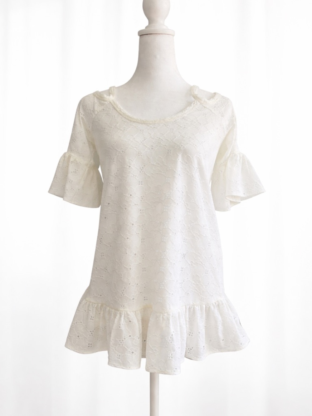 Michael Kors White Eyelet Lace Peplum Blouse XS Ruffle Hem NWT